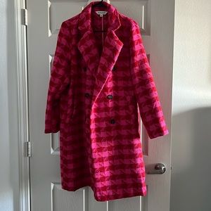 Brand new without tag never worn coat. Size Large